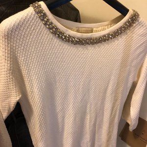 Necklace attached sweater